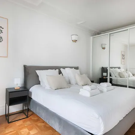 Elegant For 4 People Apartment