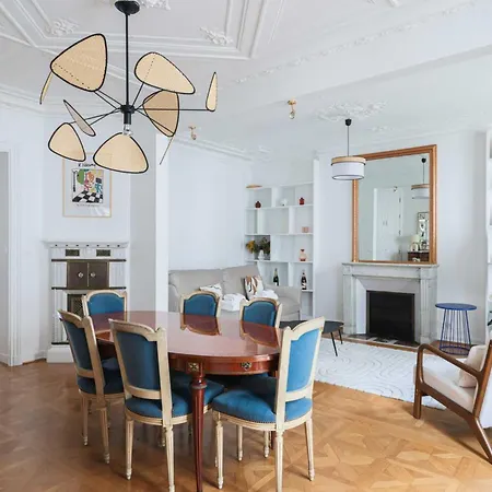 Elegant For 4 People Paris